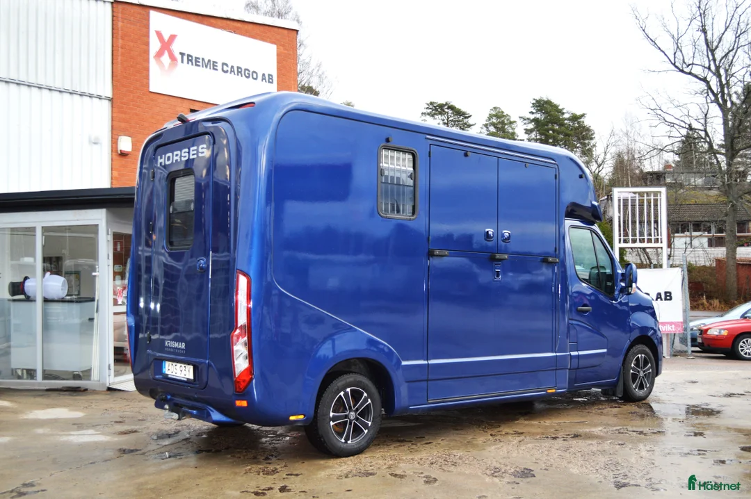 Hästlastbilar  fordon & transport till salu: Krismar Hästlastbil 3sits Stut 1950mil årsm 2022 i Kvicksund - Annons 2