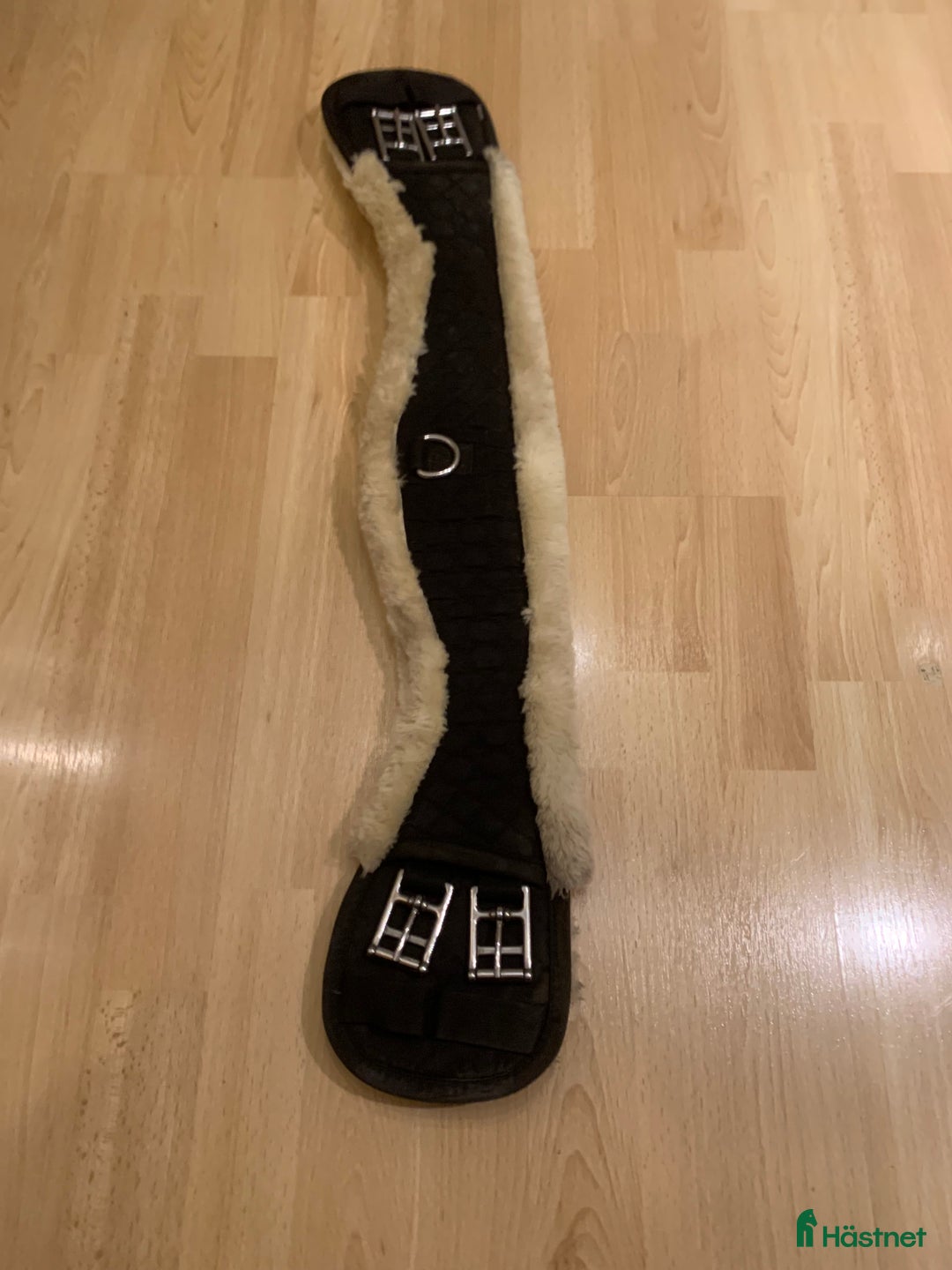 Sadeltillbehör hästutrustning till salu: Dressyrgjord med fluff 70 cm i Lycke - Annons 1