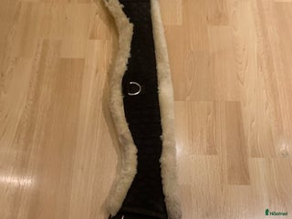 Sadeltillbehör hästutrustning till salu: Dressyrgjord med fluff 70 cm i Lycke - Annons 1