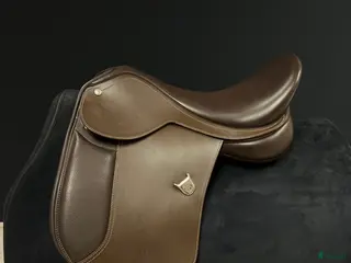 Sadlar hästutrustning Helt ny Bates dressyr i Borlänge - Annons 19