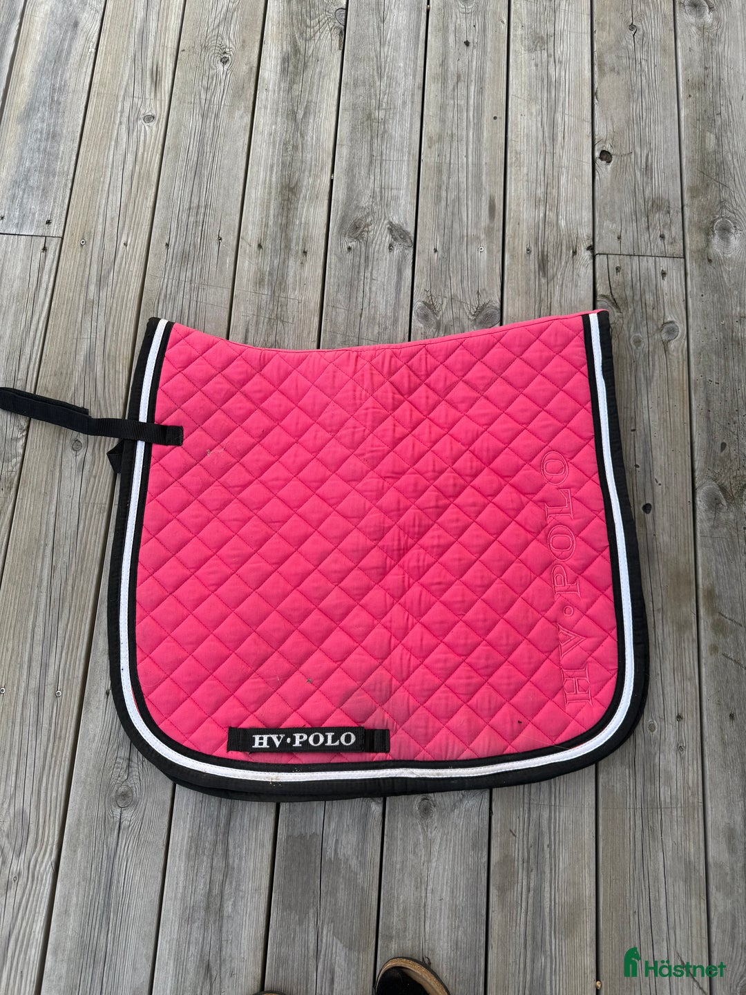 Schabrak & Vojlockar hästutrustning till salu: Rosa dressyr Schabrak  i Mantorp - Annons 1