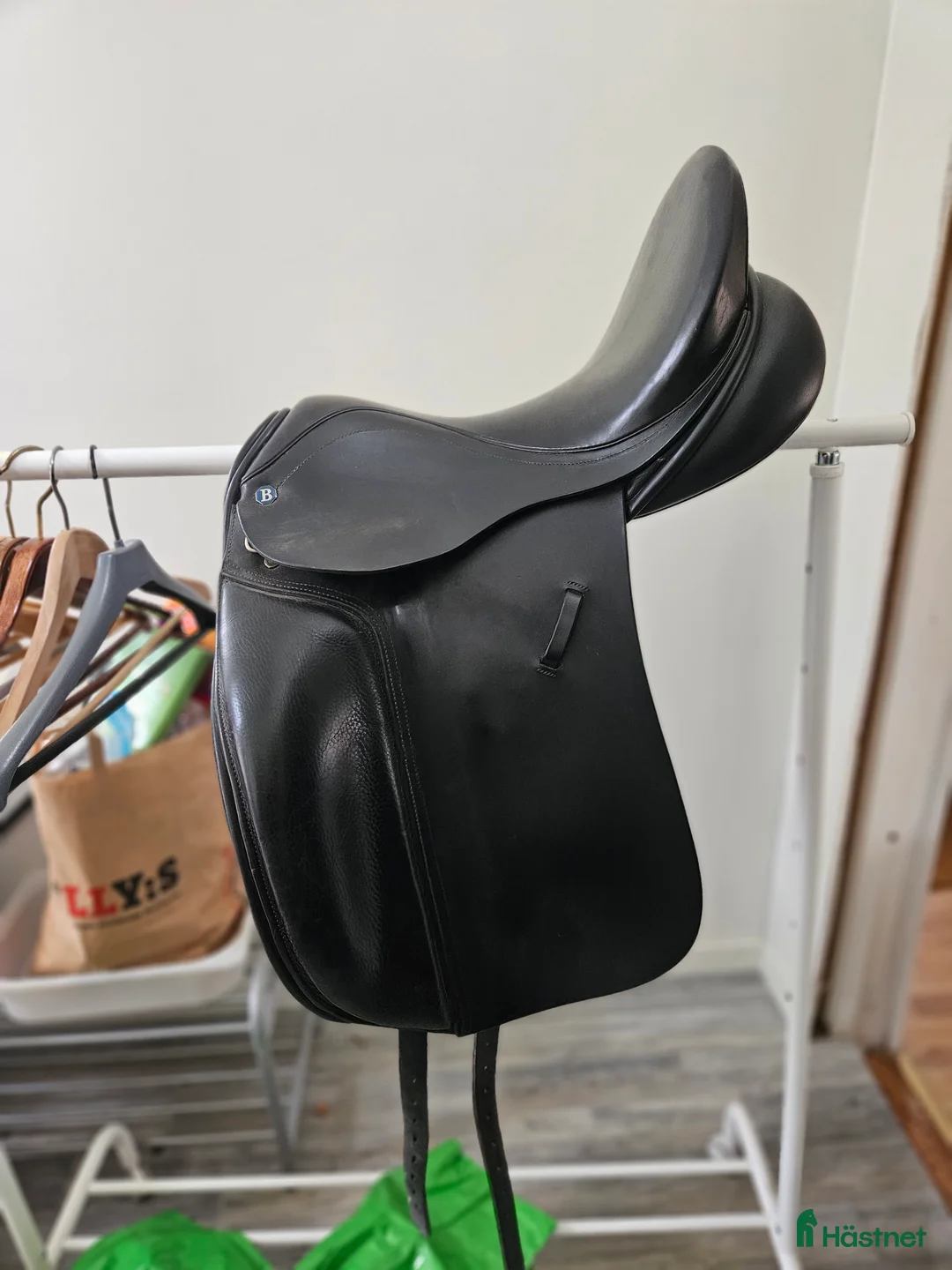 Sadlar hästutrustning till salu: Cliff barnsby dressyr 17,5 tum i Vallentuna - Annons 1