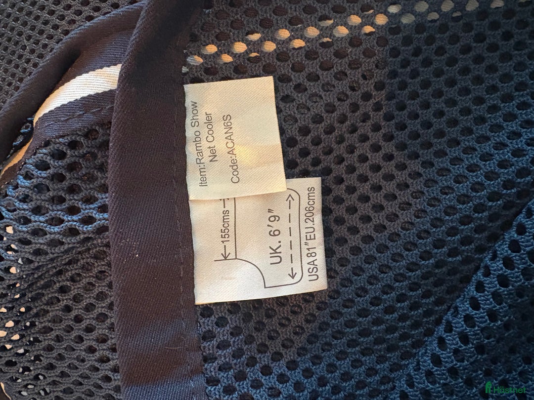 Täcken hästutrustning till salu: Horseware Rambo Show Net Cooler i Nacka - Annons 2