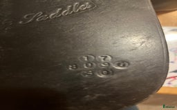 Sadlar hästutrustning till salu: Morris & Nolan dressyrsadel  i Norrtälje - Bild 4
