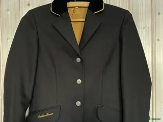 Jackor & Kavajer ryttarutrustning till salu: Svart kavaj - Annons 1