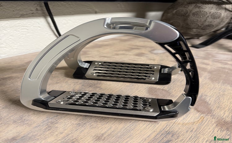 Stigbyglar hästutrustning till salu - Annons 16