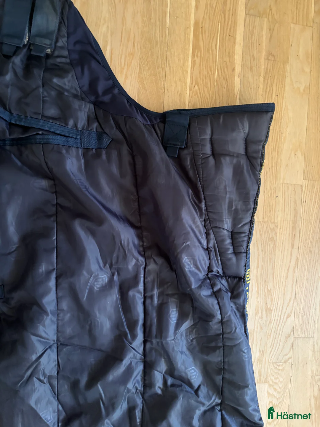 Täcken hästutrustning till salu: Hals och inner täcke. i Härryda - Annons 5