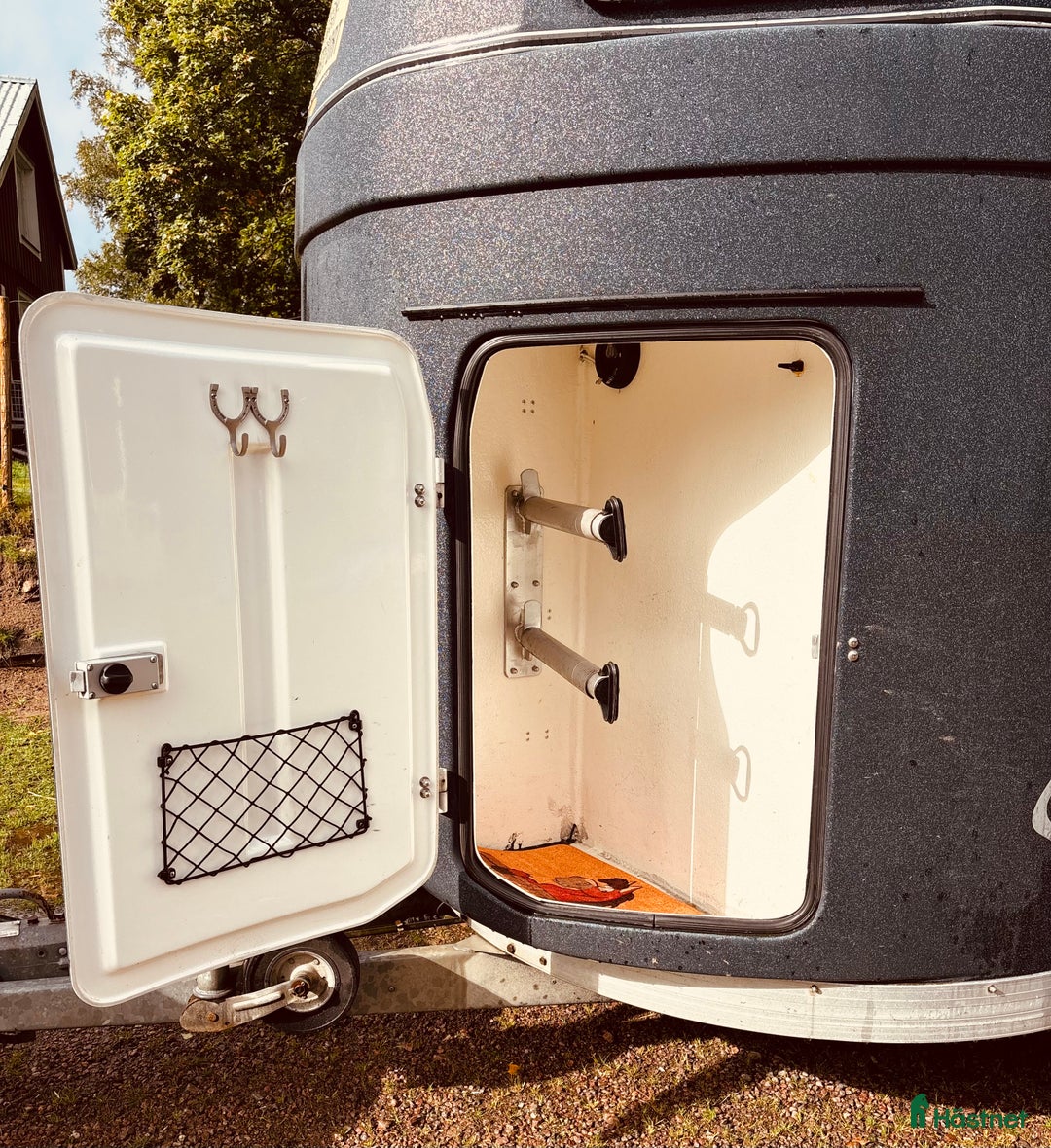 Hästtransporter  fordon & transport till salu: Nyrenoverat fantastiskt släp i Lidhult - Annons 2