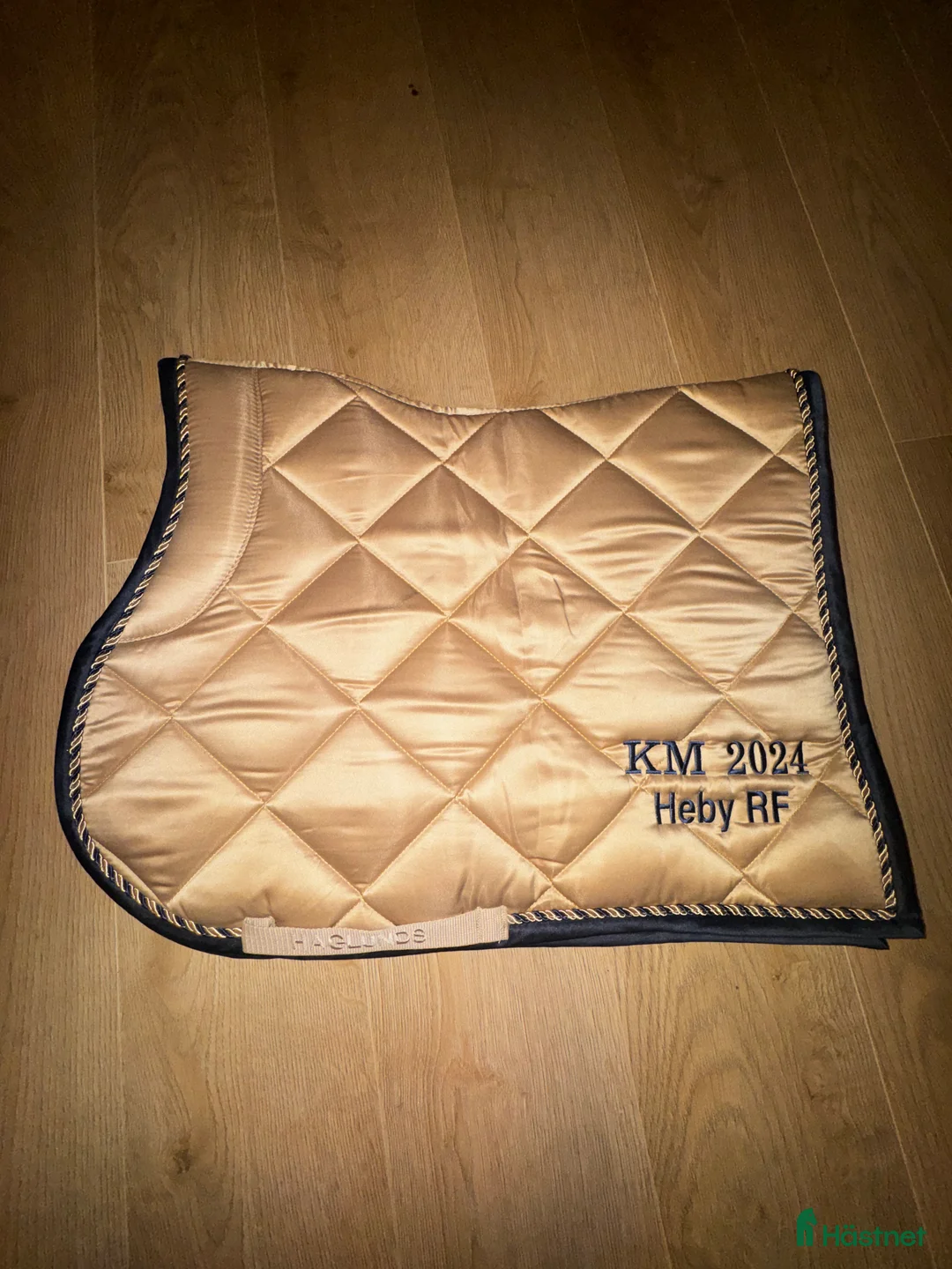 Schabrak & Vojlockar hästutrustning till salu: Fint schabrak i Malmköping - Annons 1