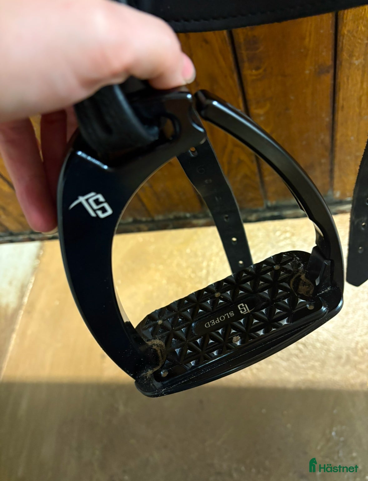 Stigbyglar hästutrustning till salu: Tech stirrups  i Ervalla - Annons 14