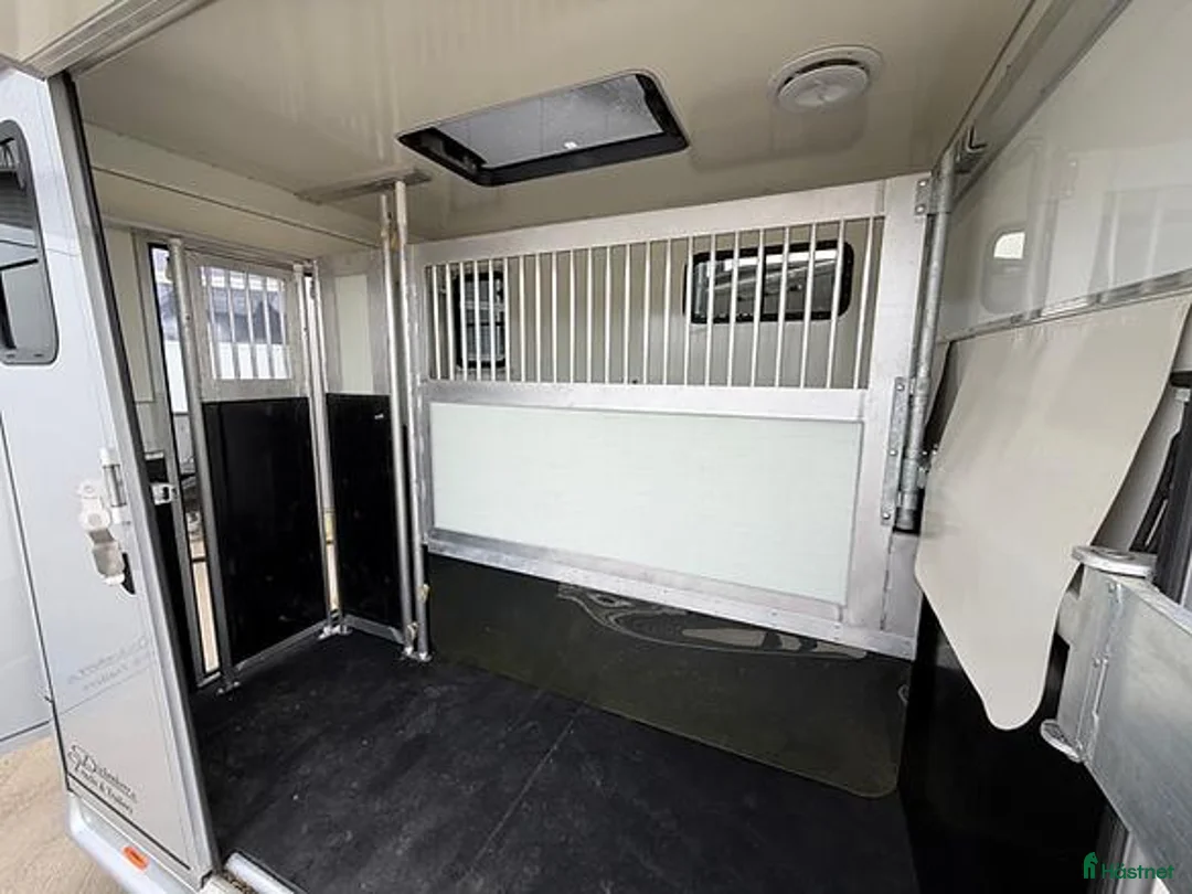 Hästtransporter  fordon & transport till salu: Dickenherr Stuteri med sadelkammare - Annons 2