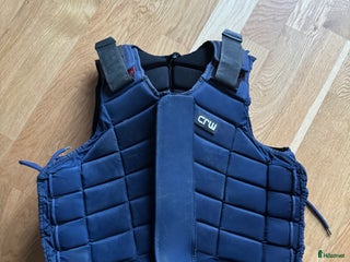 Säkerhetsvästar ryttarutrustning till salu: Säkerhetsväst i Eskilstuna - Annons 24