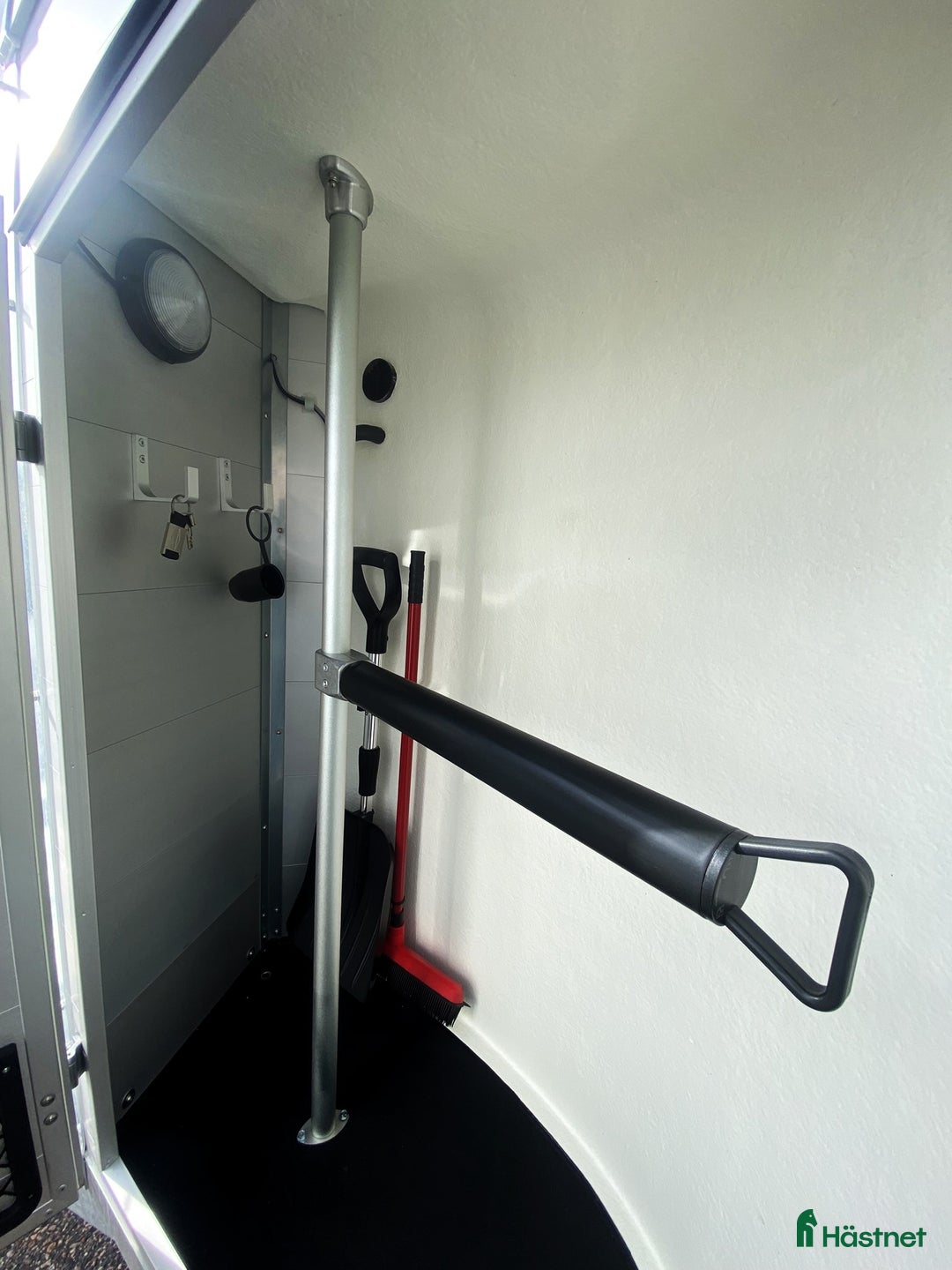 Hästtransporter  fordon & transport till salu: 1,5-hästars + sadelkammare -Kvalitet till bra pris i Kvicksund - Annons 6