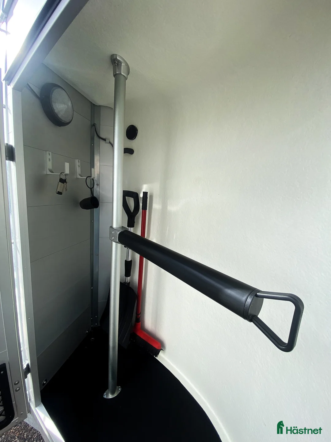 Hästtransporter  fordon & transport till salu: 1,5-hästars + sadelkammare -Kvalitet till bra pris i Kvicksund - Annons 6