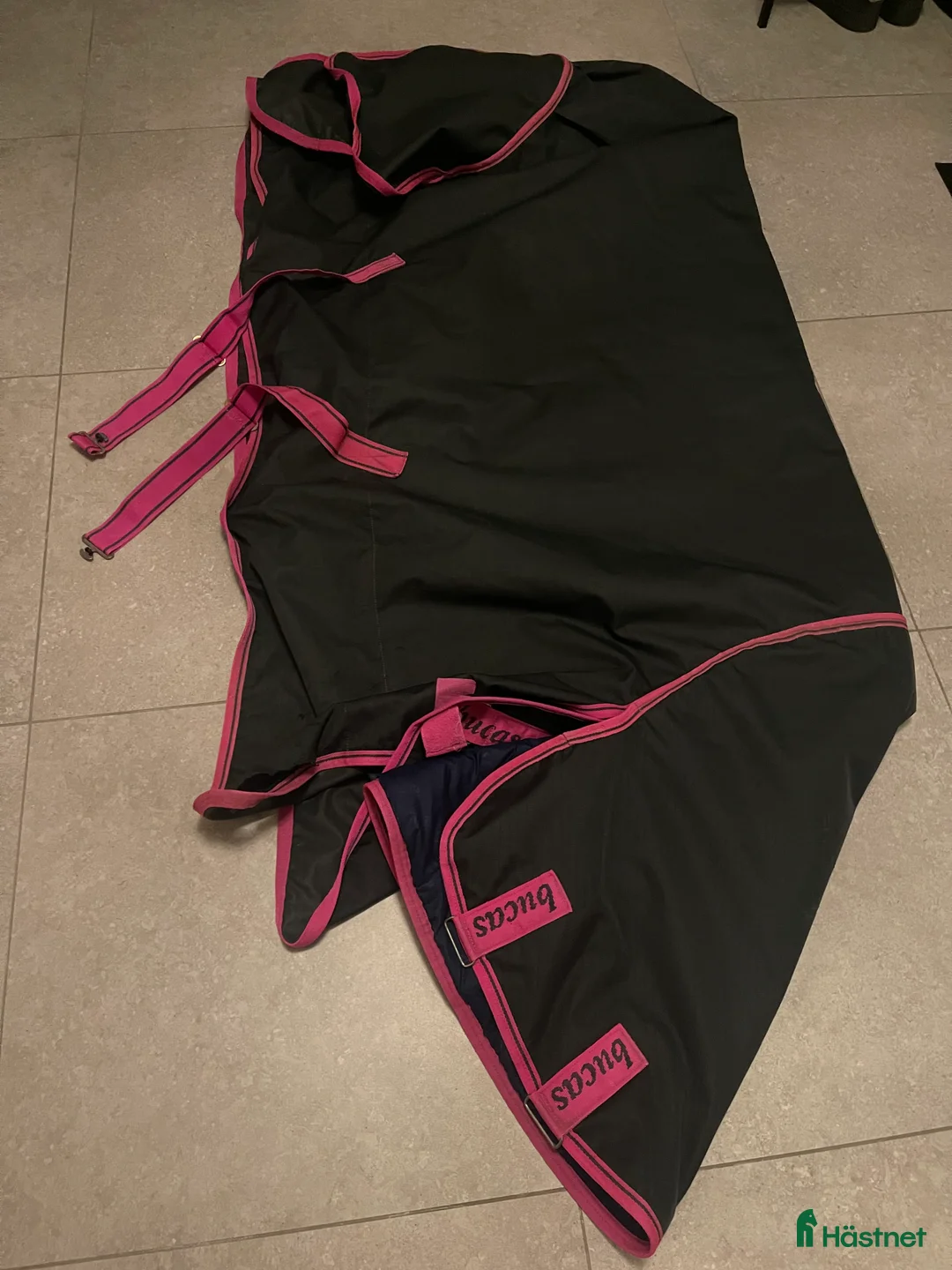 Täcken hästutrustning till salu: Bucas freedom 150 gram i Norrtälje - Annons 1