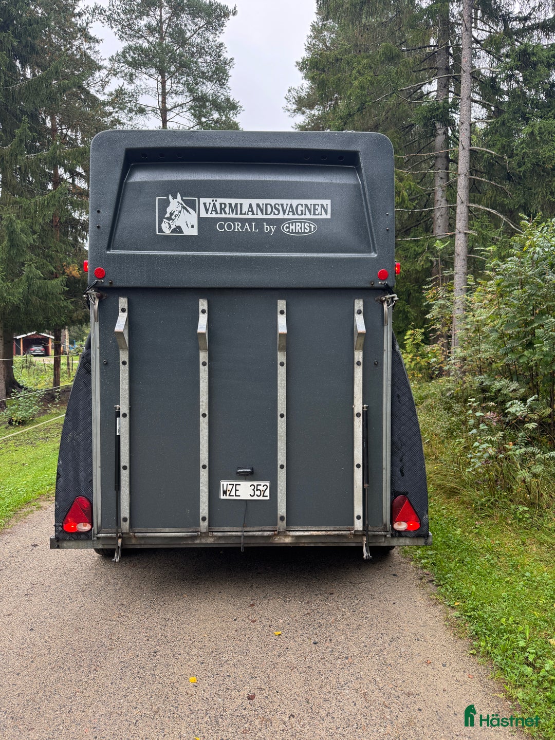 Hästtransporter  fordon & transport till salu: Ljust rymligt hästtransport i Matfors - Annons 3