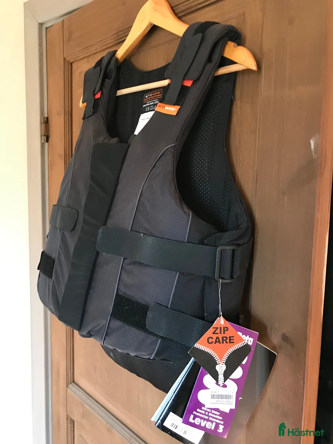 Säkerhetsvästar ryttarutrustning till salu: Airowear säkerhetsväst - Annons 1
