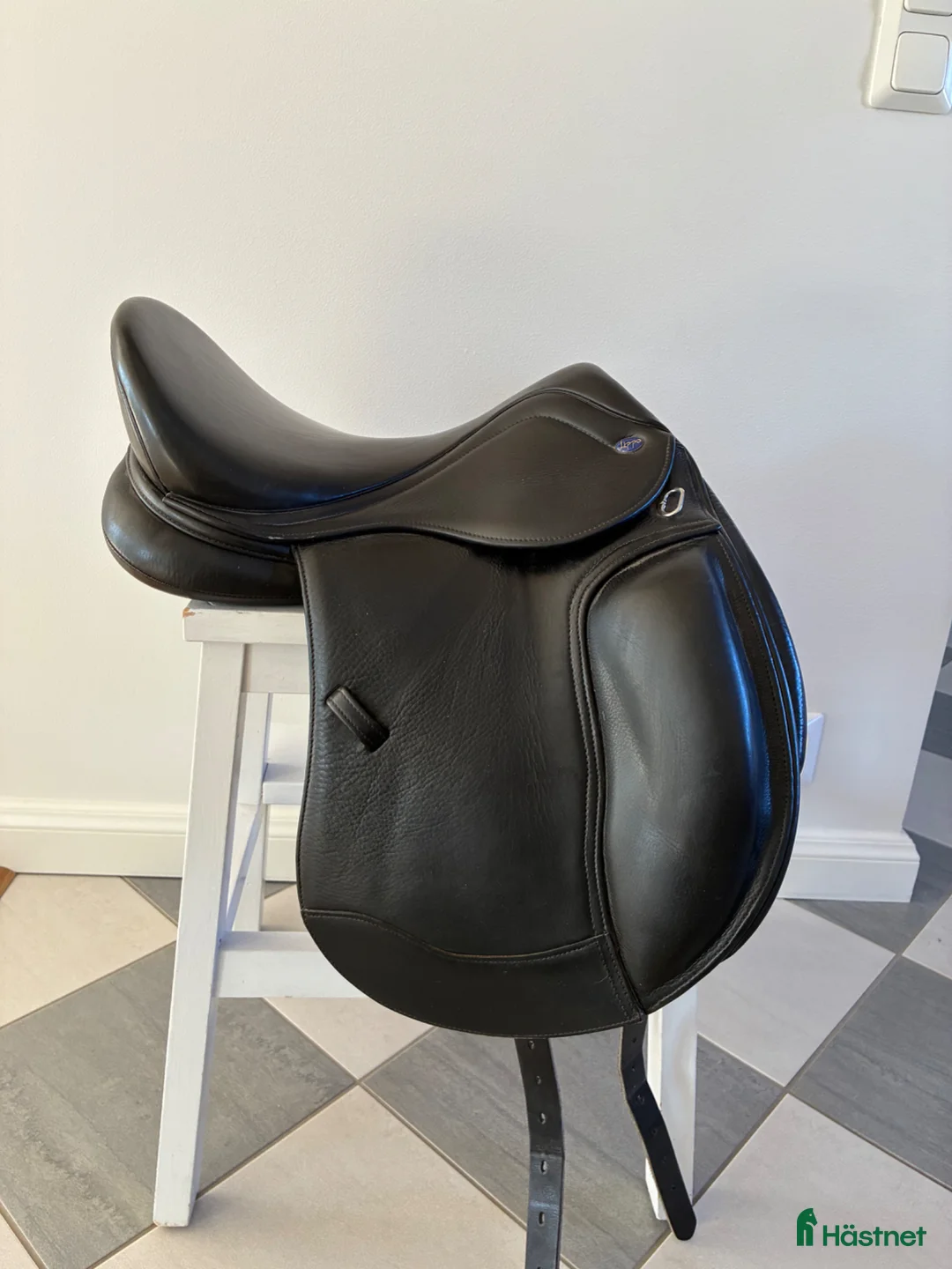 Sadlar hästutrustning till salu: Lippo Rivello Elice 15,5” - Annons 2