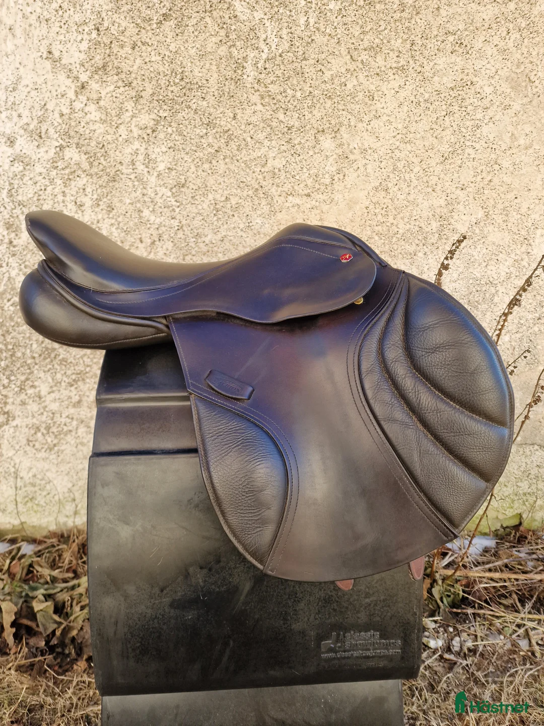 Sadlar hästutrustning till salu: Albion Legend K2 adjusta hoppsadel i Ljugarn - Annons 2