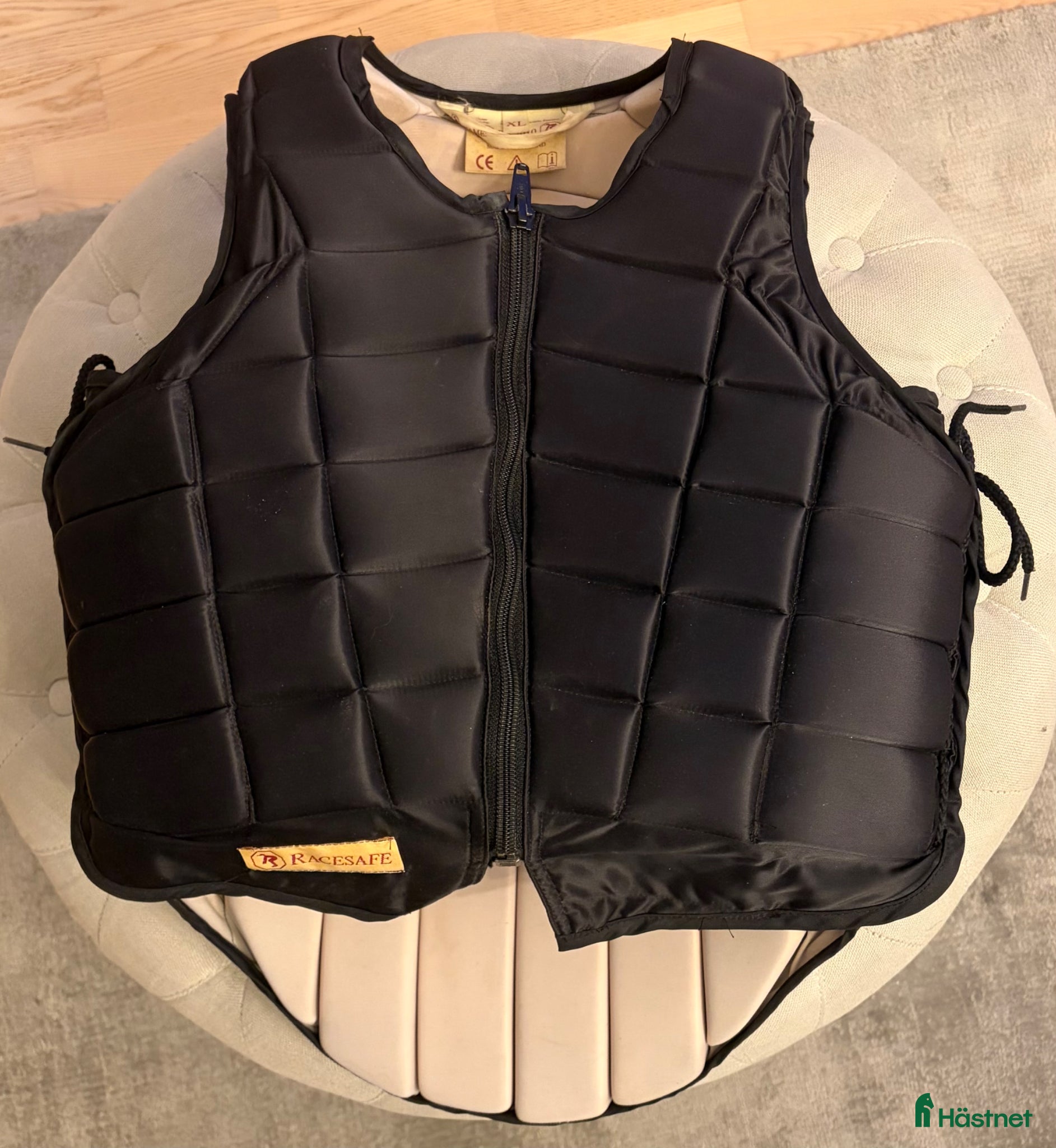 Säkerhetsvästar ryttarutrustning till salu: Säkerhetsväst Racesafe XL (lång modell) – 700 kr - Annons 8