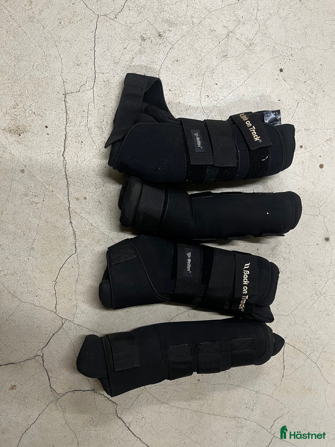 Benskydd hästutrustning till salu: Back on Track Royal snabbandage i Jönköping - Annons 1