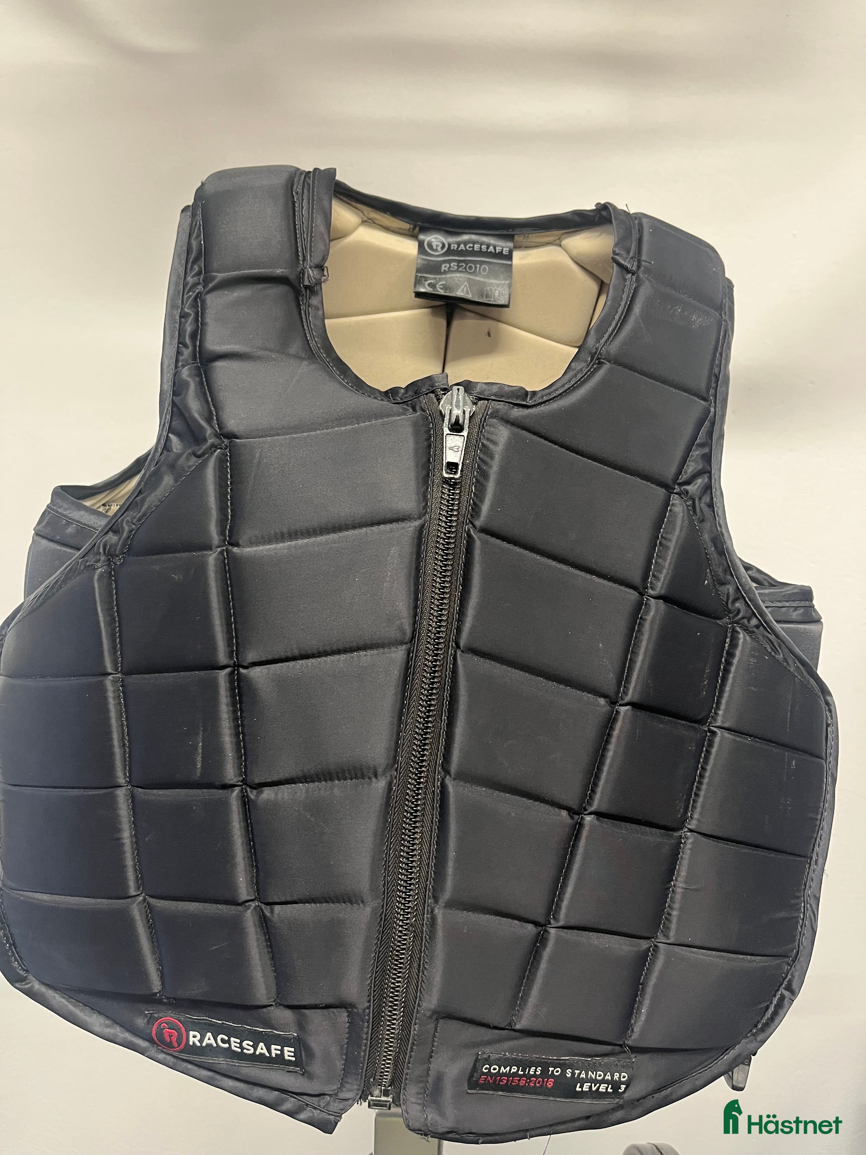 Säkerhetsvästar ryttarutrustning till salu: Racesafe väst i Fagerfjäll - Annons 4