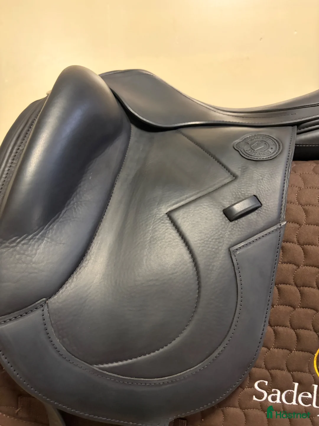 Sadlar hästutrustning till salu: Antares Signature 17.5 - Annons 2