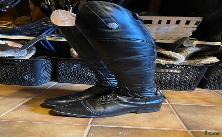 Ridstövlar ryttarutrustning till salu i Björköby - Annons 16