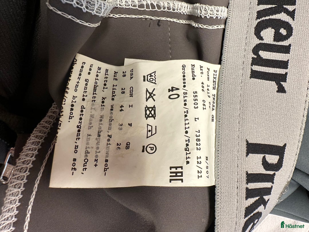 Jackor & Kavajer ryttarutrustning till salu: Kavajer och ridbyxor  i Stockamöllan - Annons 4