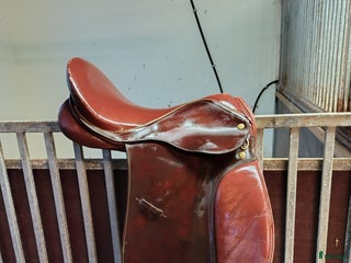 Sadlar hästutrustning till salu: Brun allroundsadel i Gamleby - Annons 3