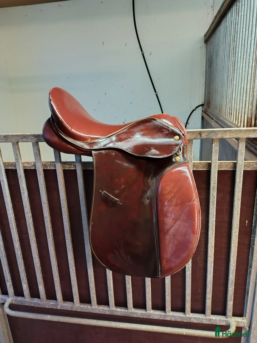 Sadlar hästutrustning till salu: Brun allroundsadel  i Gamleby - Annons 1