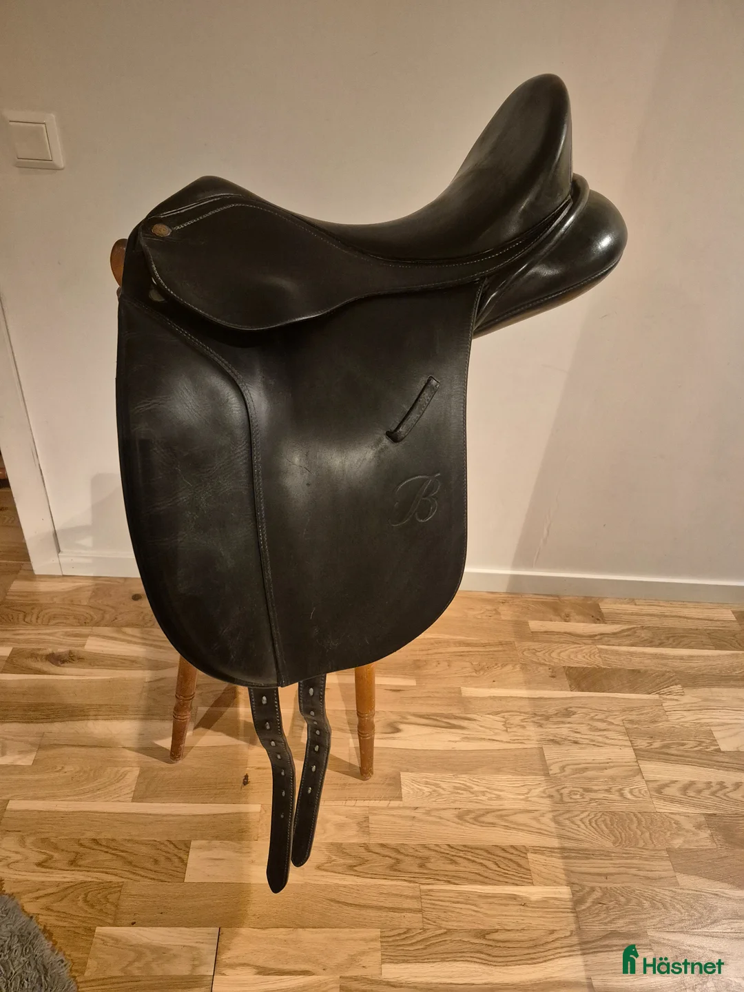 Sadlar hästutrustning till salu: Dressyrsadel till ponny - Annons 1