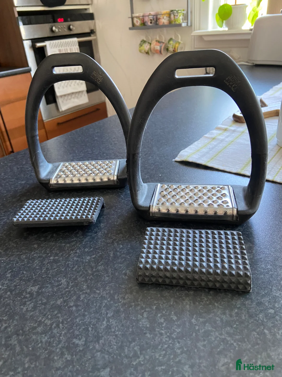 Stigbyglar hästutrustning till salu: Stigbyglar Royal rider perfekt flex i fint skick  - Annons 2