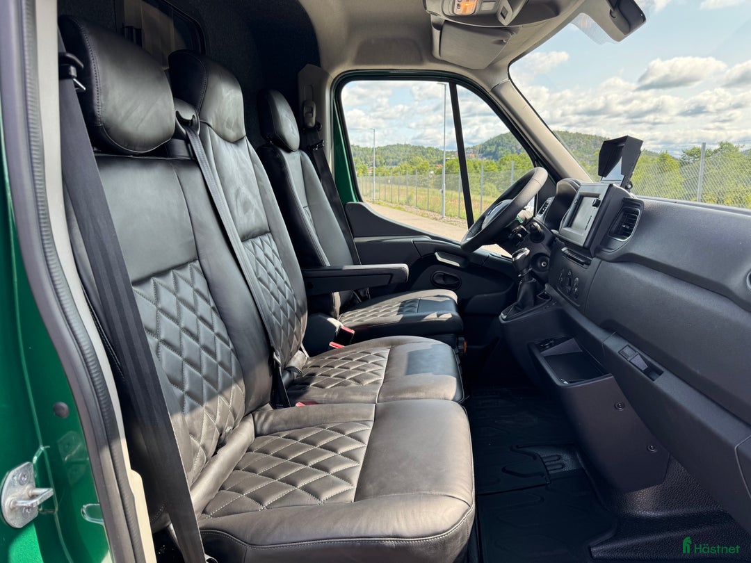 Hästlastbilar  fordon & transport till salu: Nybyggd Hästbuss Renault Master i Partille - Bild 10