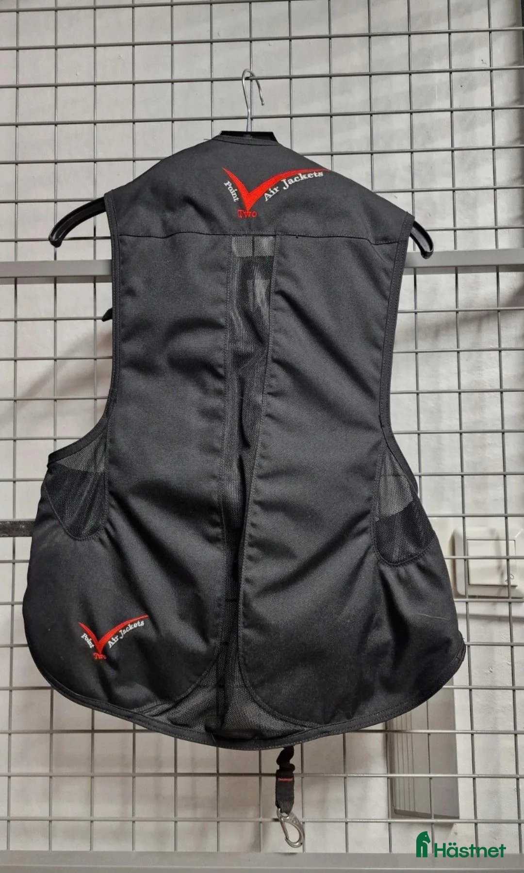 Säkerhetsvästar ryttarutrustning till salu: Point two air jacket  - Annons 5