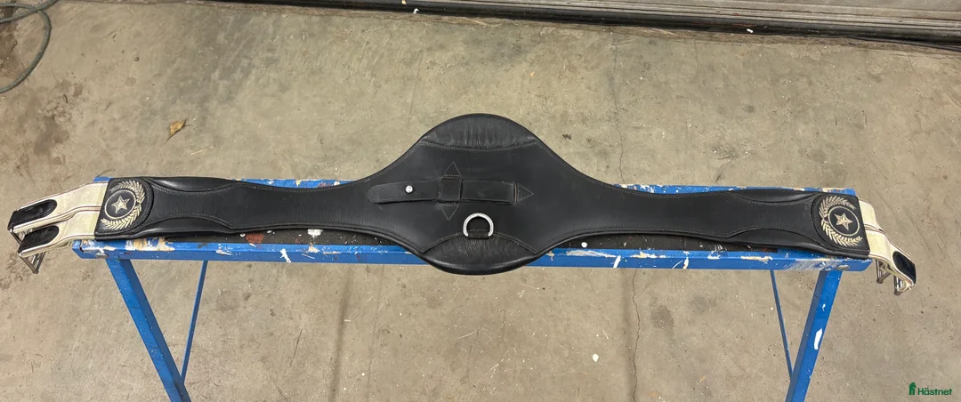 Sadeltillbehör hästutrustning till salu: Ergonomisk hoppgjord 135 i Täby - Annons 1