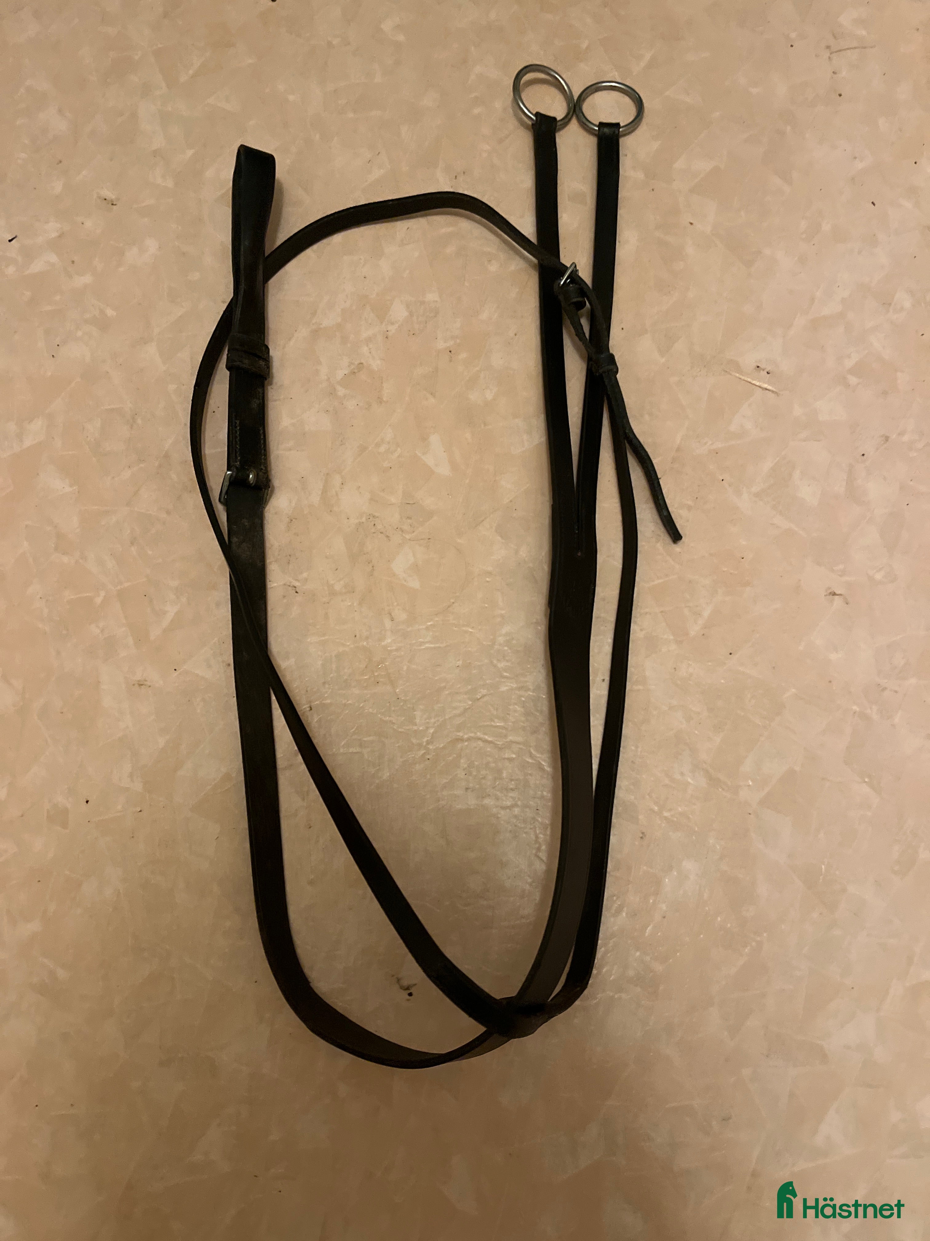 Övrig Hästutrustning hästutrustning till salu: Martingale Svart läder  i Borensberg - Annons 1