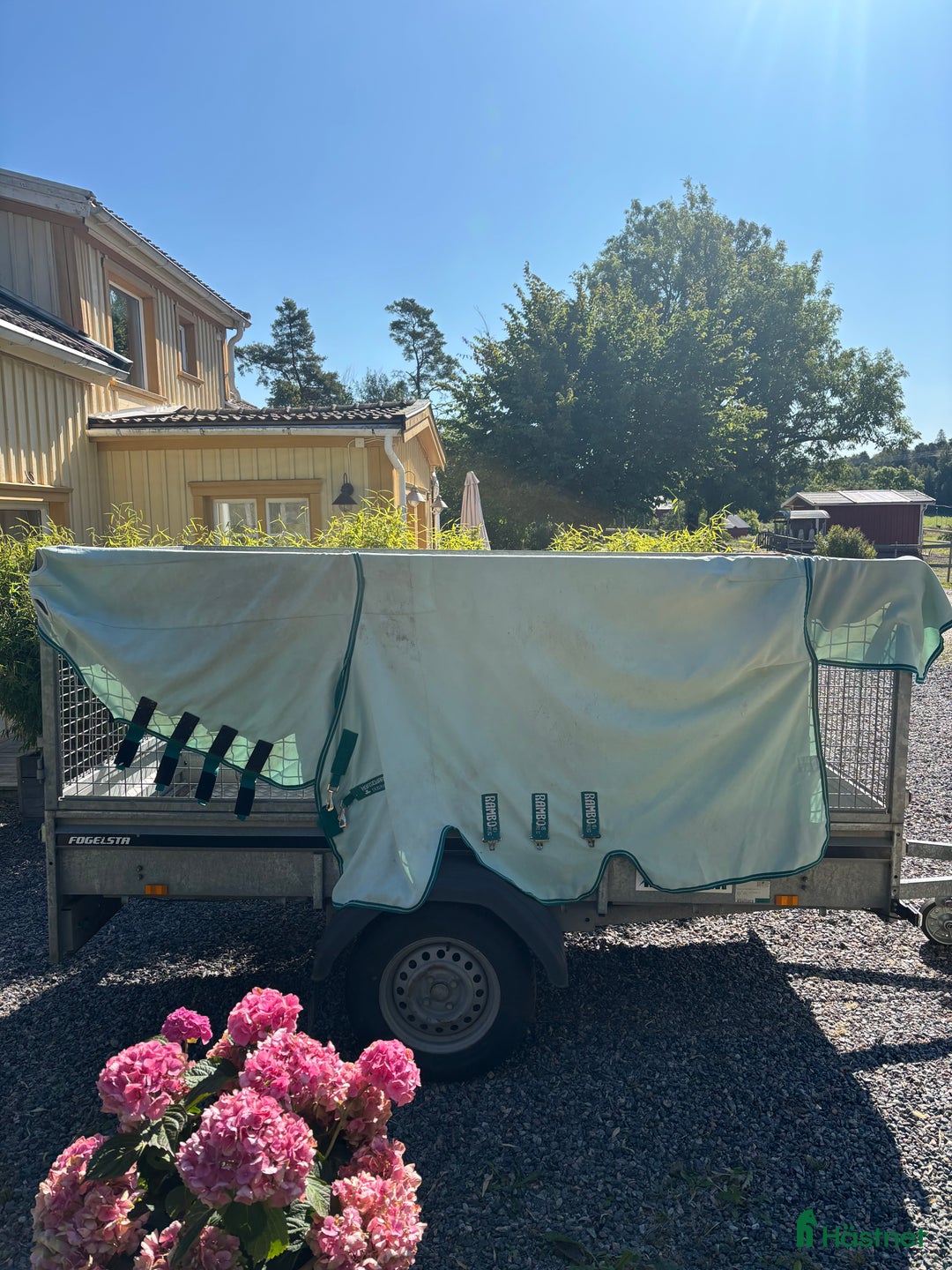 Täcken hästutrustning till salu: Horseware Rambo i Gråbo - Annons 1