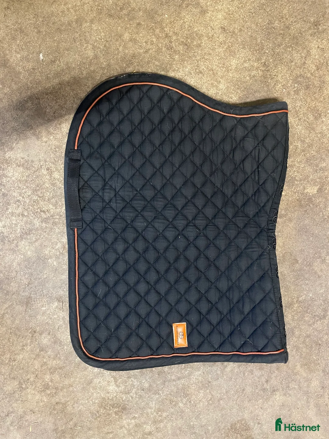 Schabrak & Vojlockar hästutrustning till salu: Fint GlenGordon schabrak  i Flyinge - Annons 1