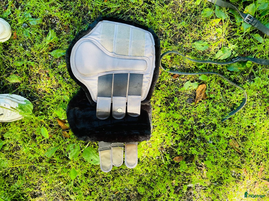 Benskydd hästutrustning till salu: Damasker i Uppsala - Annons 3