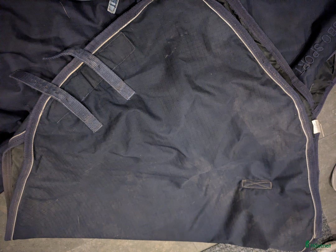 Täcken hästutrustning till salu: Hansbo vintertäcke med hals  i Vinslöv - Annons 5