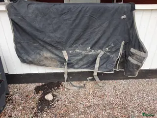 Täcken hästutrustning till salu: 155cm 200g i Örbyhus - Annons 3