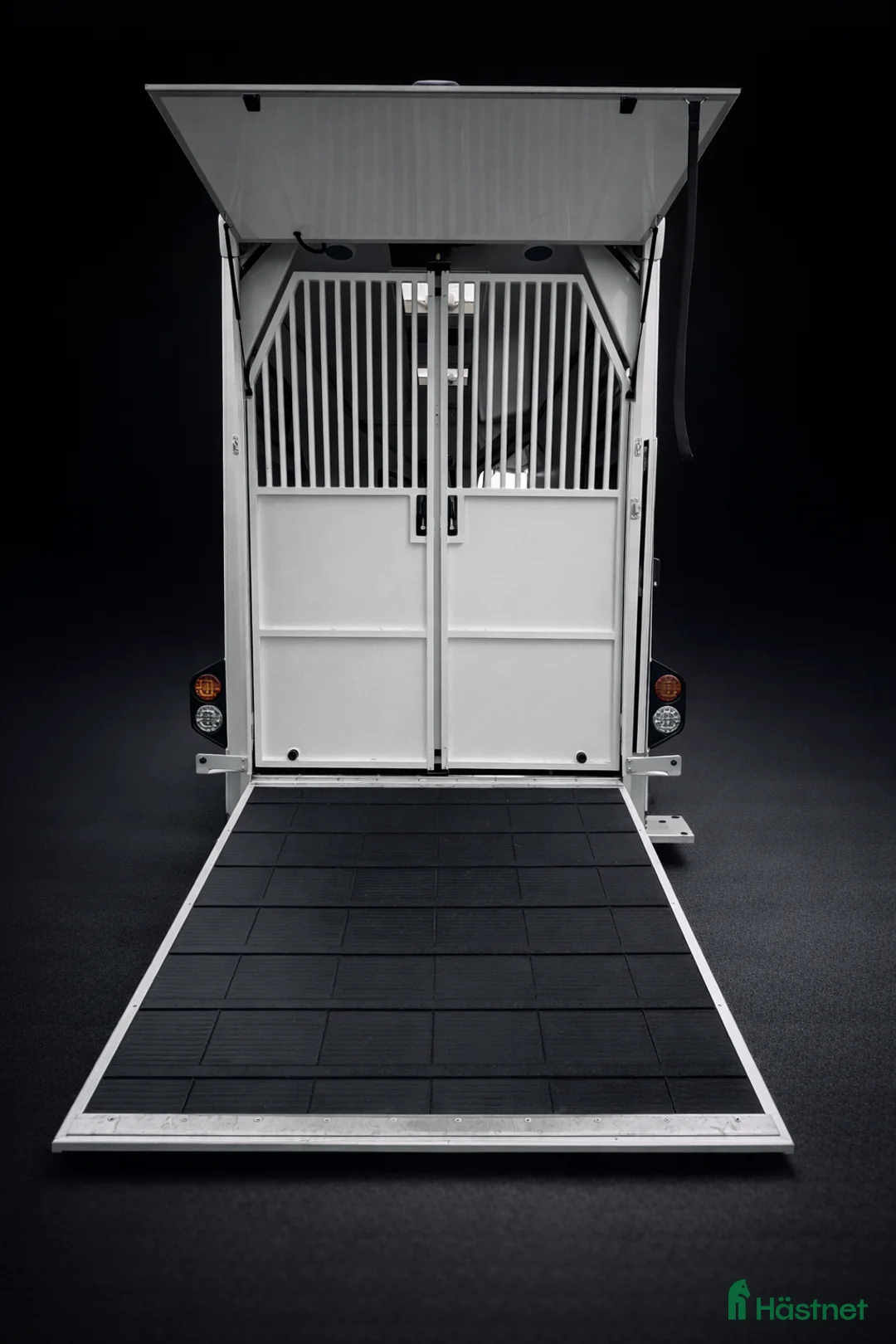 Hästtransporter  fordon & transport till salu: Umesläp B50 Stuteri i Bygdsiljum - Annons 2