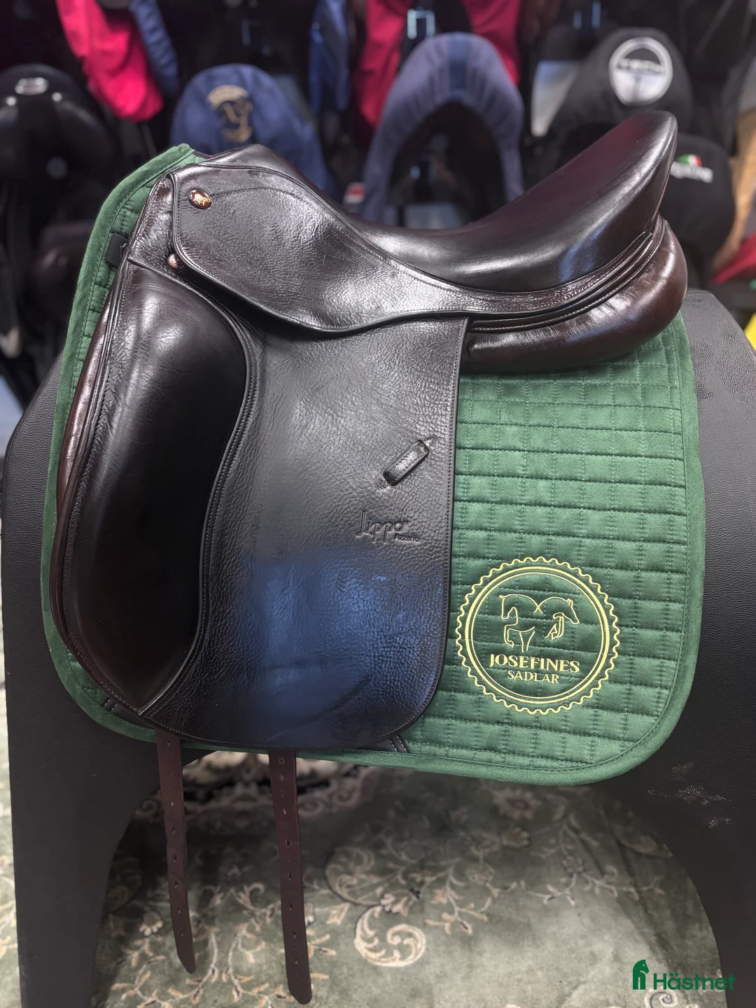 Sadlar hästutrustning till salu: Lippo Azzario ✨ i Hova - Annons 1