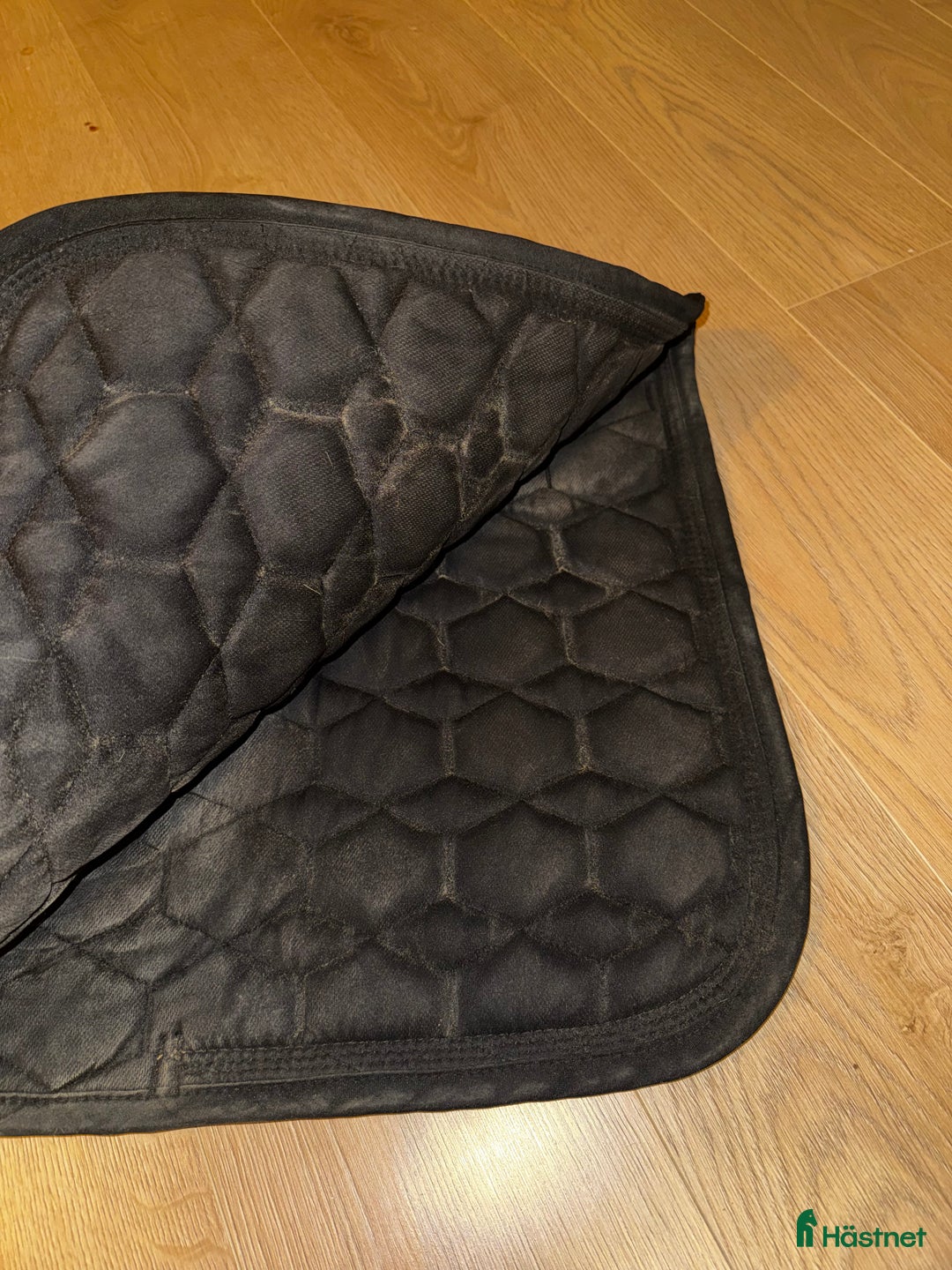 Schabrak & Vojlockar hästutrustning till salu: HKM schabrak och huva i Malmköping - Annons 3