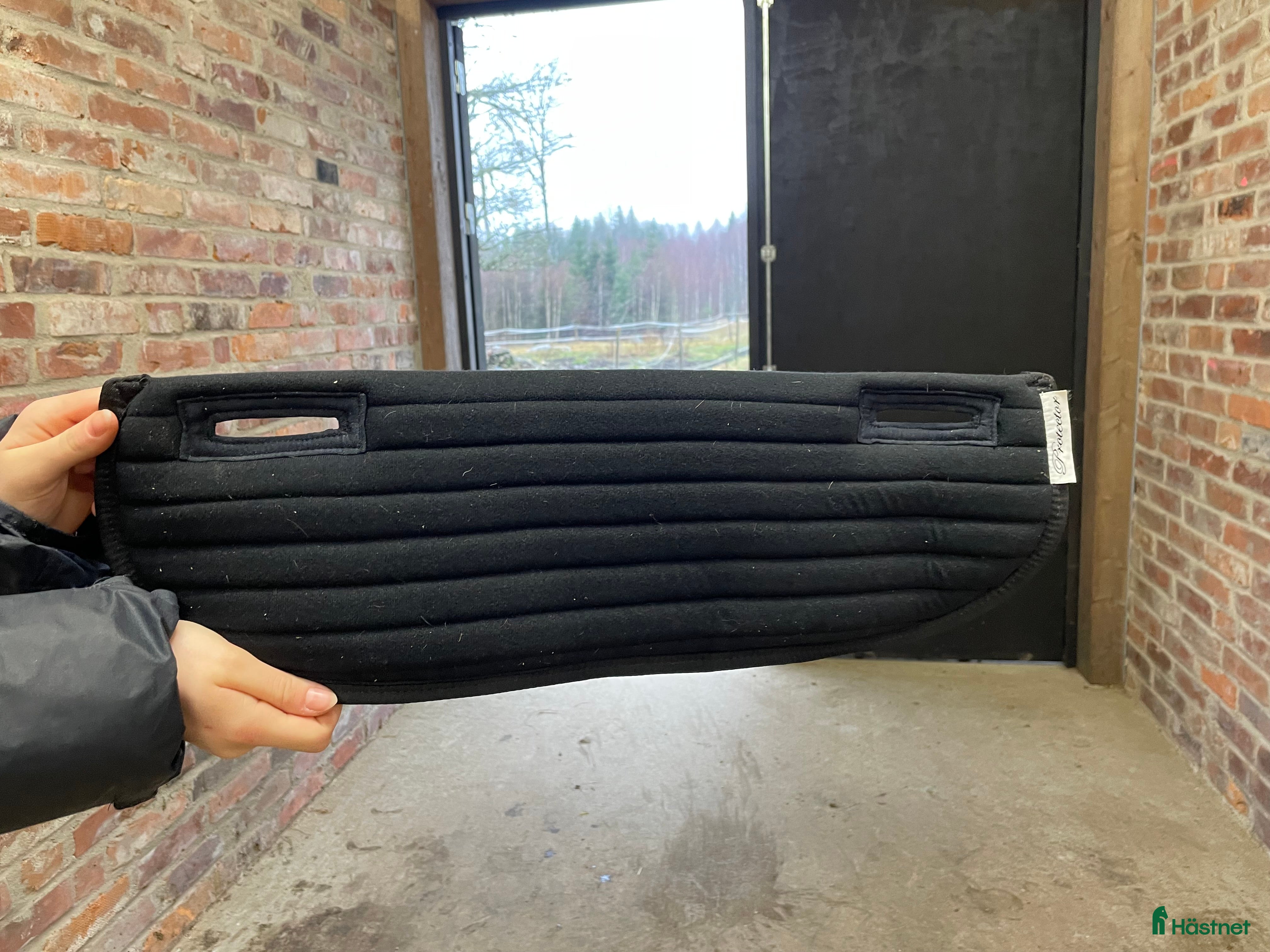 Sadeltillbehör hästutrustning Svart Protector Trapezium korrektionspad i Älmhult - Annons 7