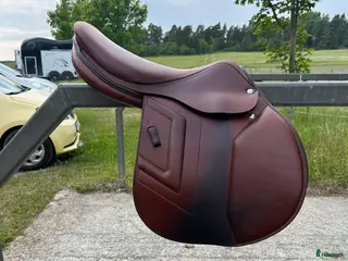 Sadlar hästutrustning Renaissance sadel i nyskick i Svartsjö - Annons 4