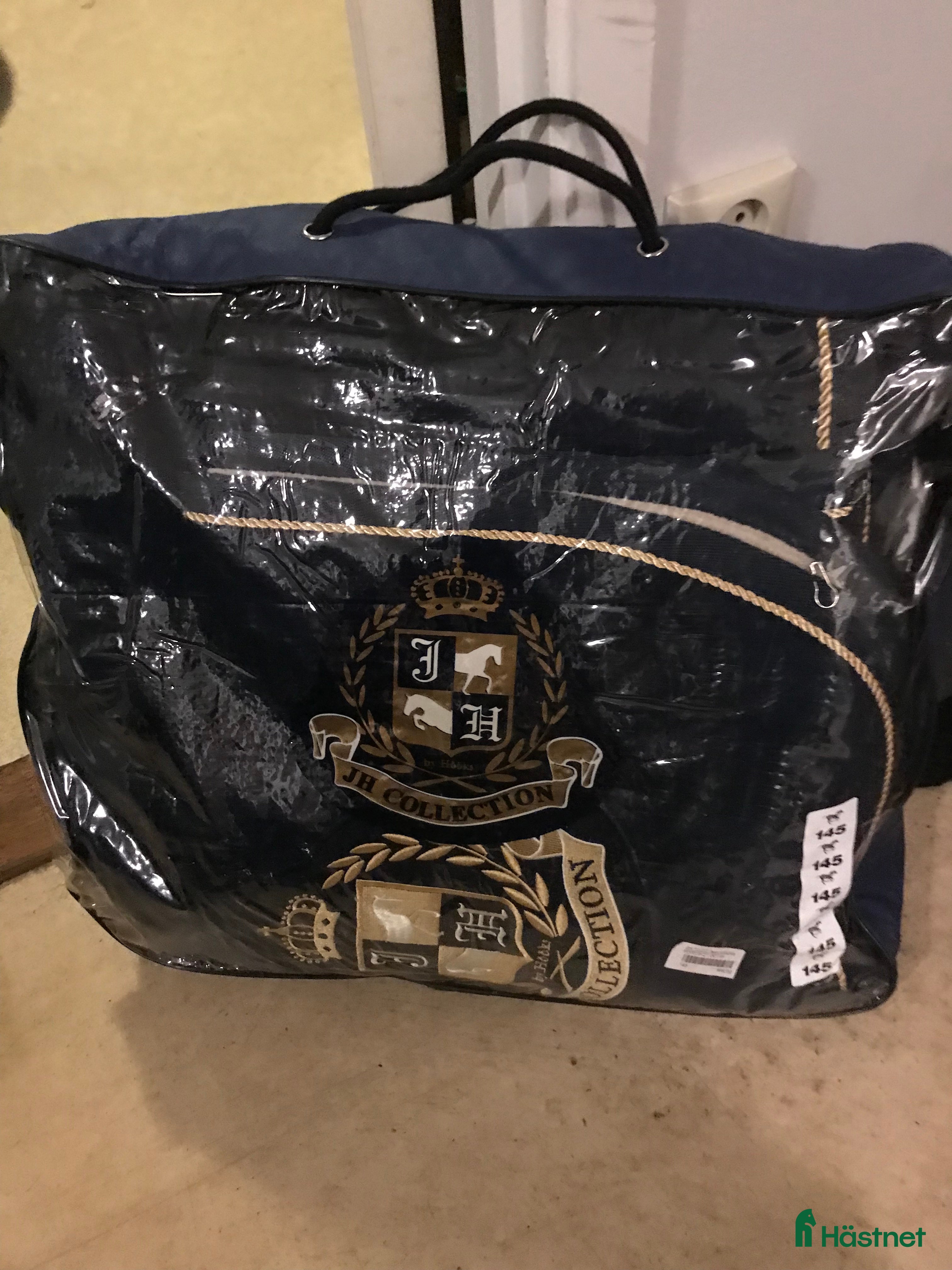 Täcken hästutrustning till salu: Oanvänt täcke från hööks i Herrljunga - Annons 19