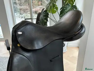 Sadlar hästutrustning Santa Cruz Celine 16.5” i Perstorp - Annons 2