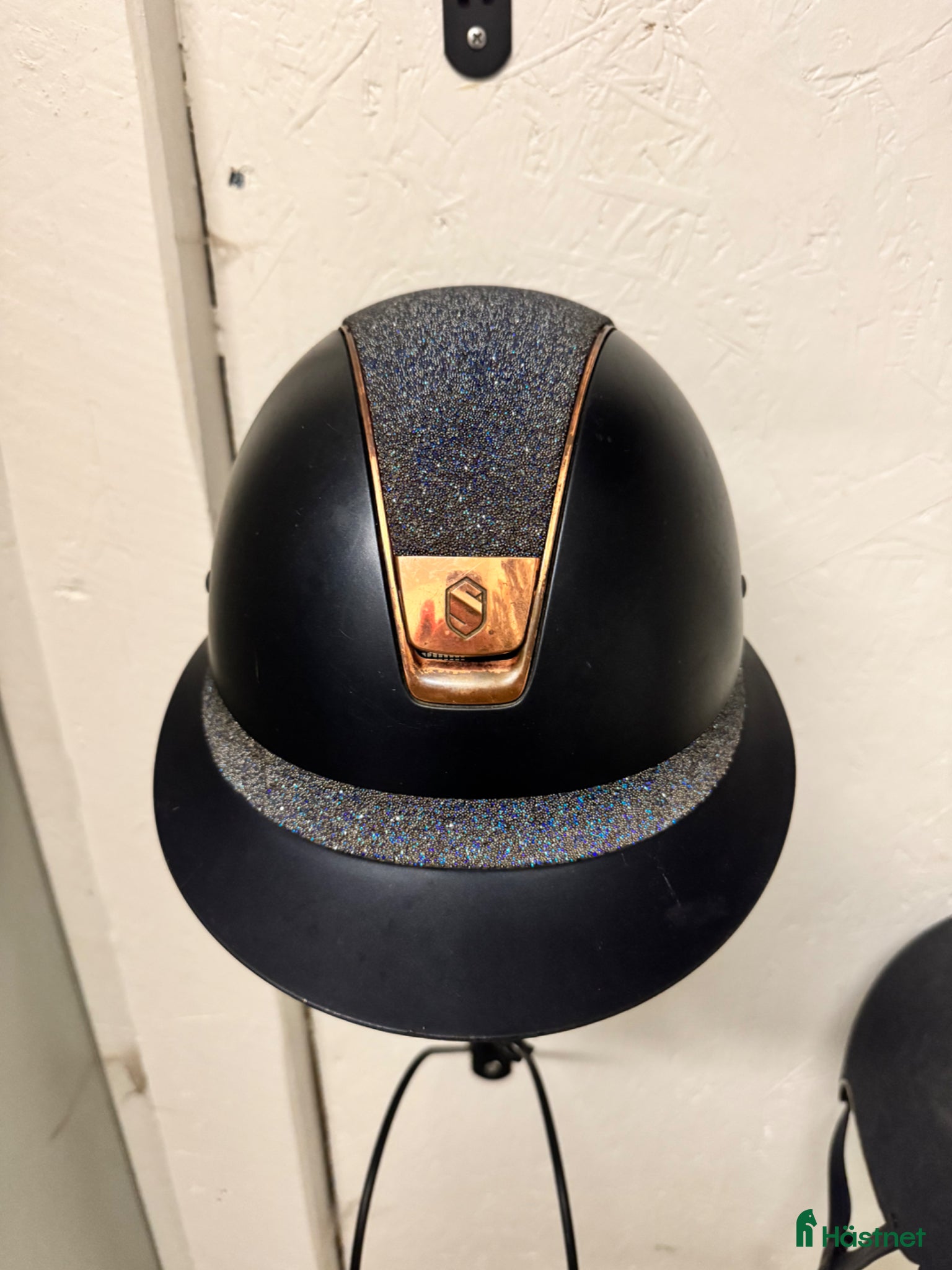 Hjälmar ryttarutrustning till salu: Samshield hjälm till salu! - Annons 2